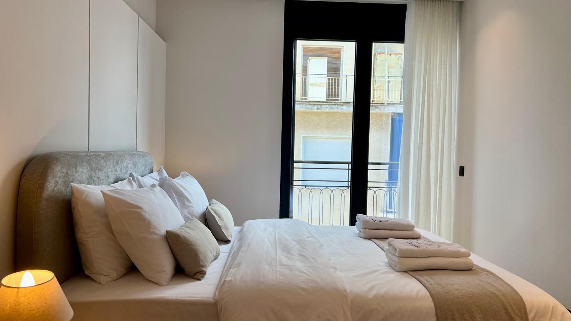 The First By 22 Apartment *