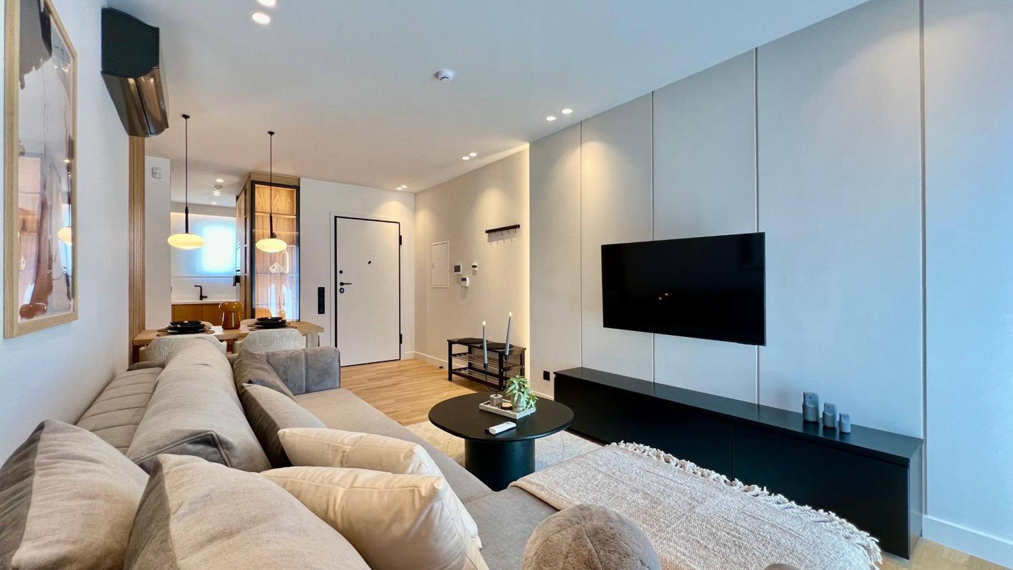Apartment The First By 22 *