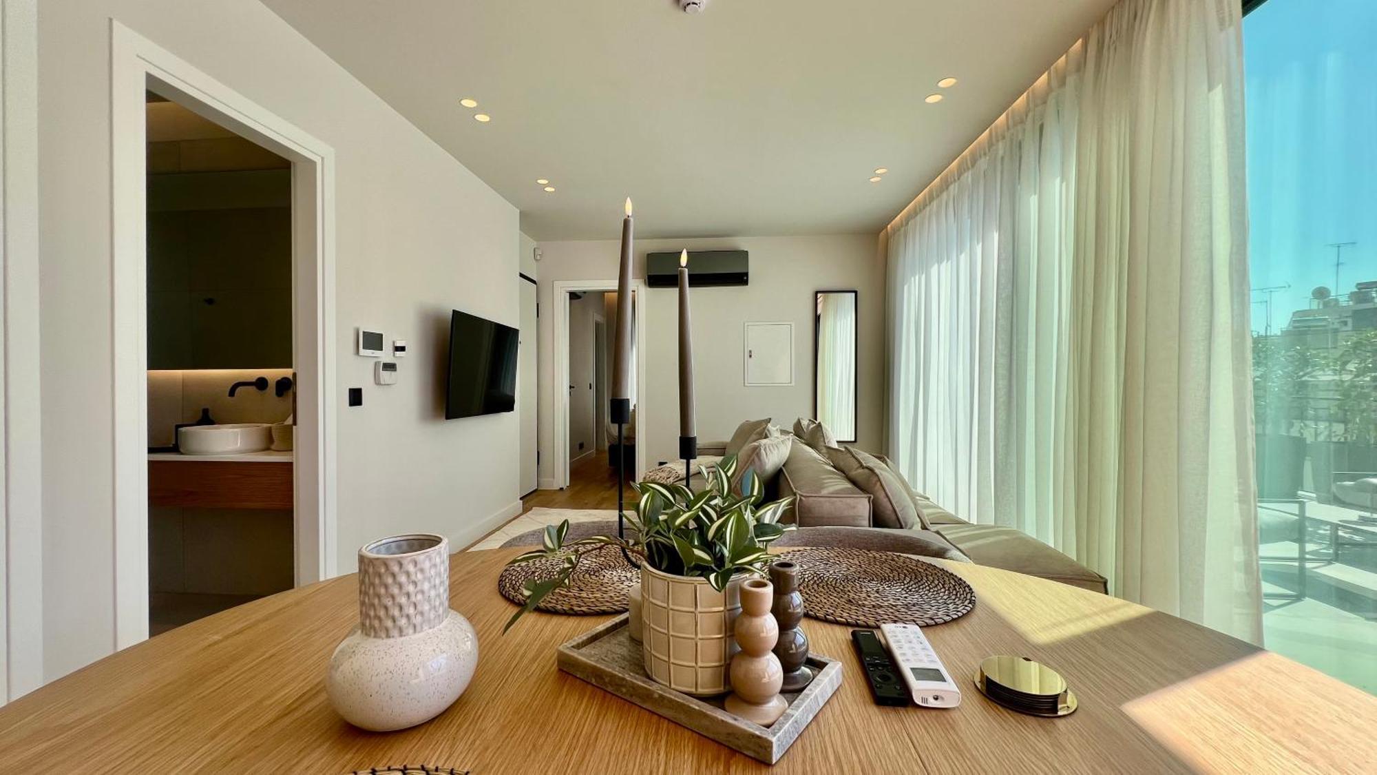 Apartment The First By 22 *