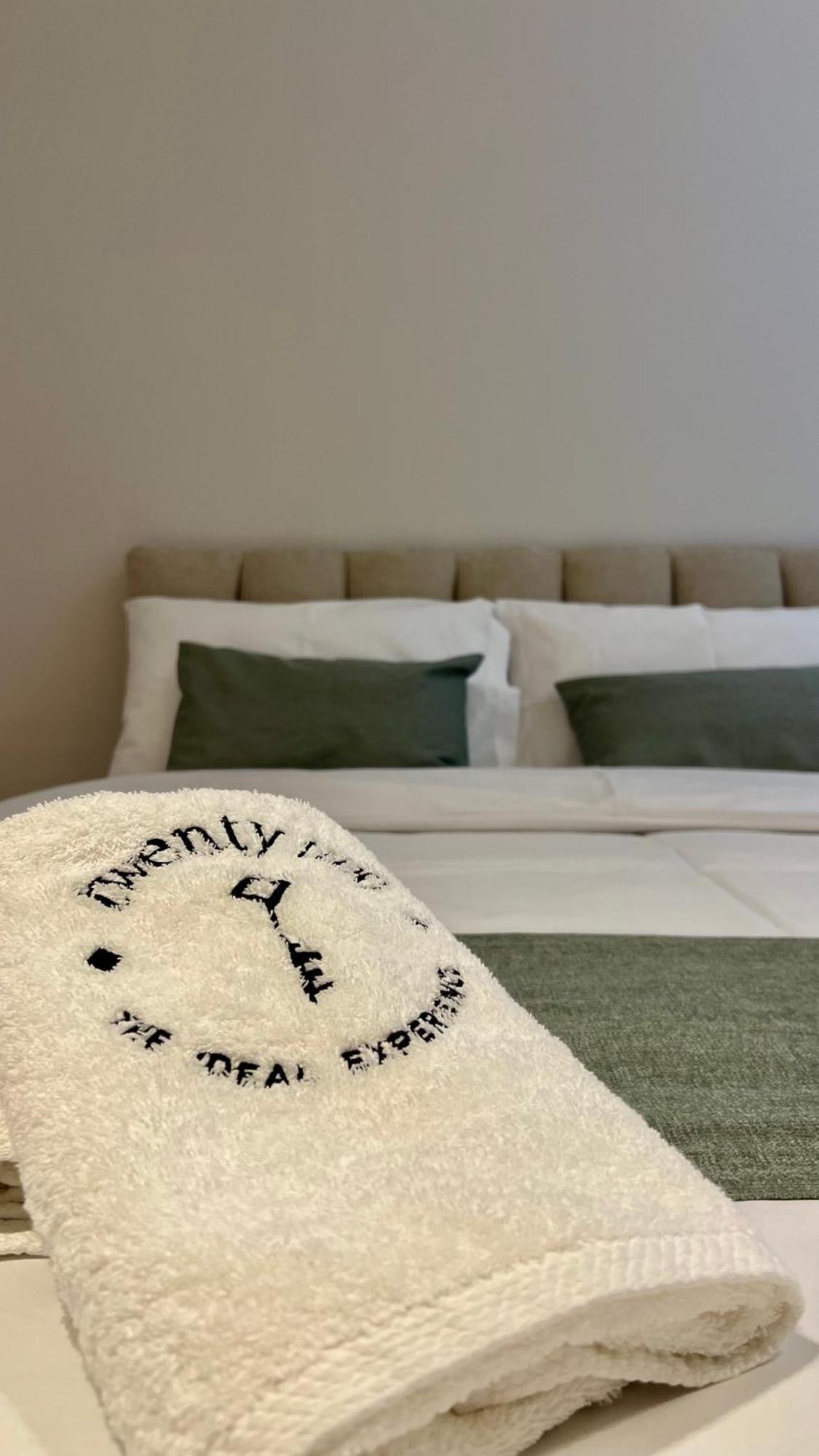 The First By 22 Apartment Piraeus