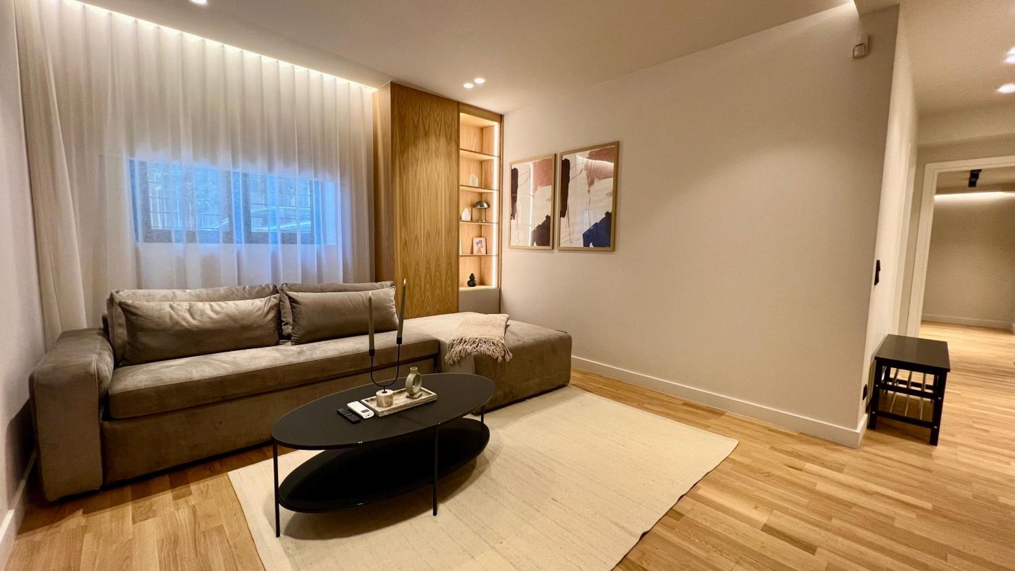 The First By 22 Apartment *