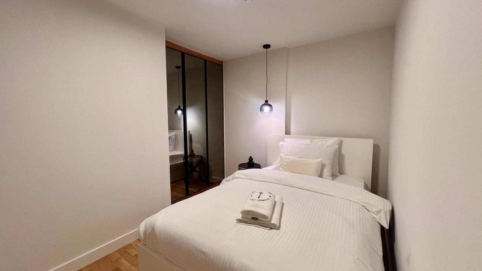 Apartment The First By 22 *